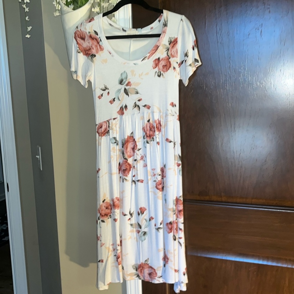 Bella Ella Dress Size Medium Never Worn